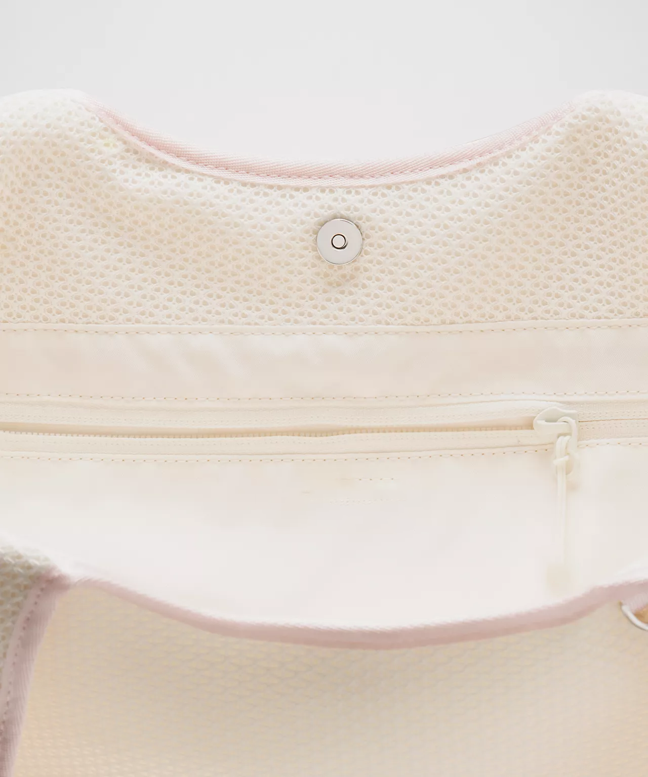 Breathable Mesh Fabric Shopping Bag Built With Inner Partition Pockets and Magnetic Snap Fastening