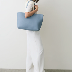 Soft Lightweight Leather Shopping Bag With Internal Snap Structure and Dual-Style Carrying Straps