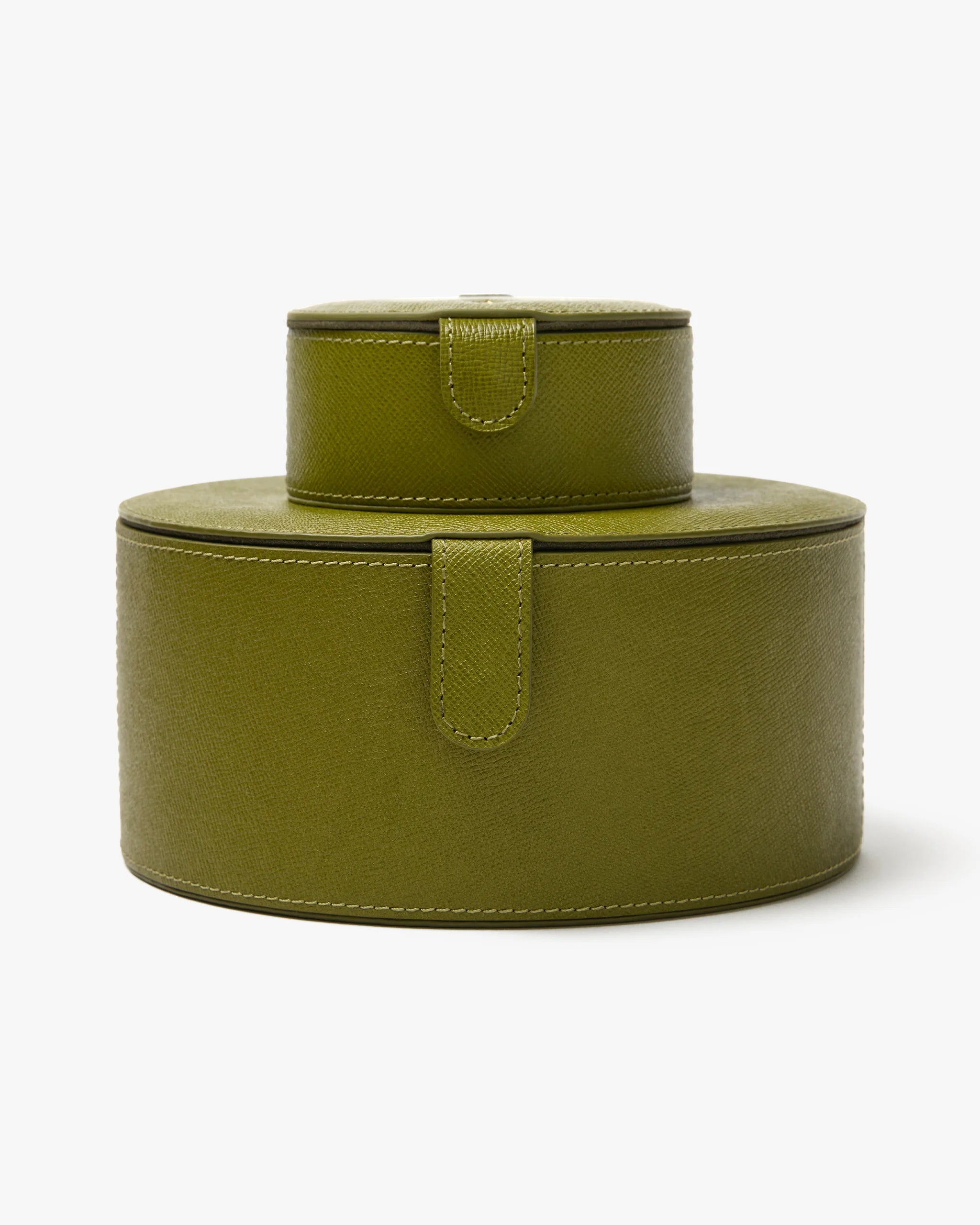 Round Crossgrain Leather Makeup bag With Microfiber Inner Lining and Fastening Clip